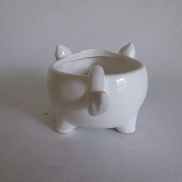 NEW CREATIVE CO-OP BRAND WHITE PIG CERAMIC HANDLED BOWL DISH - Picture 4 of 12